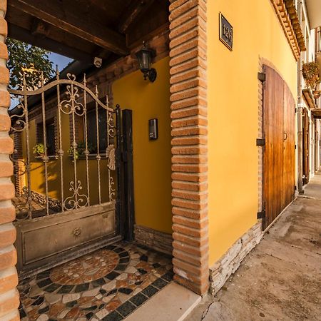 לינה וארוחת בוקר קומאקיו La Loggia מראה חיצוני תמונה