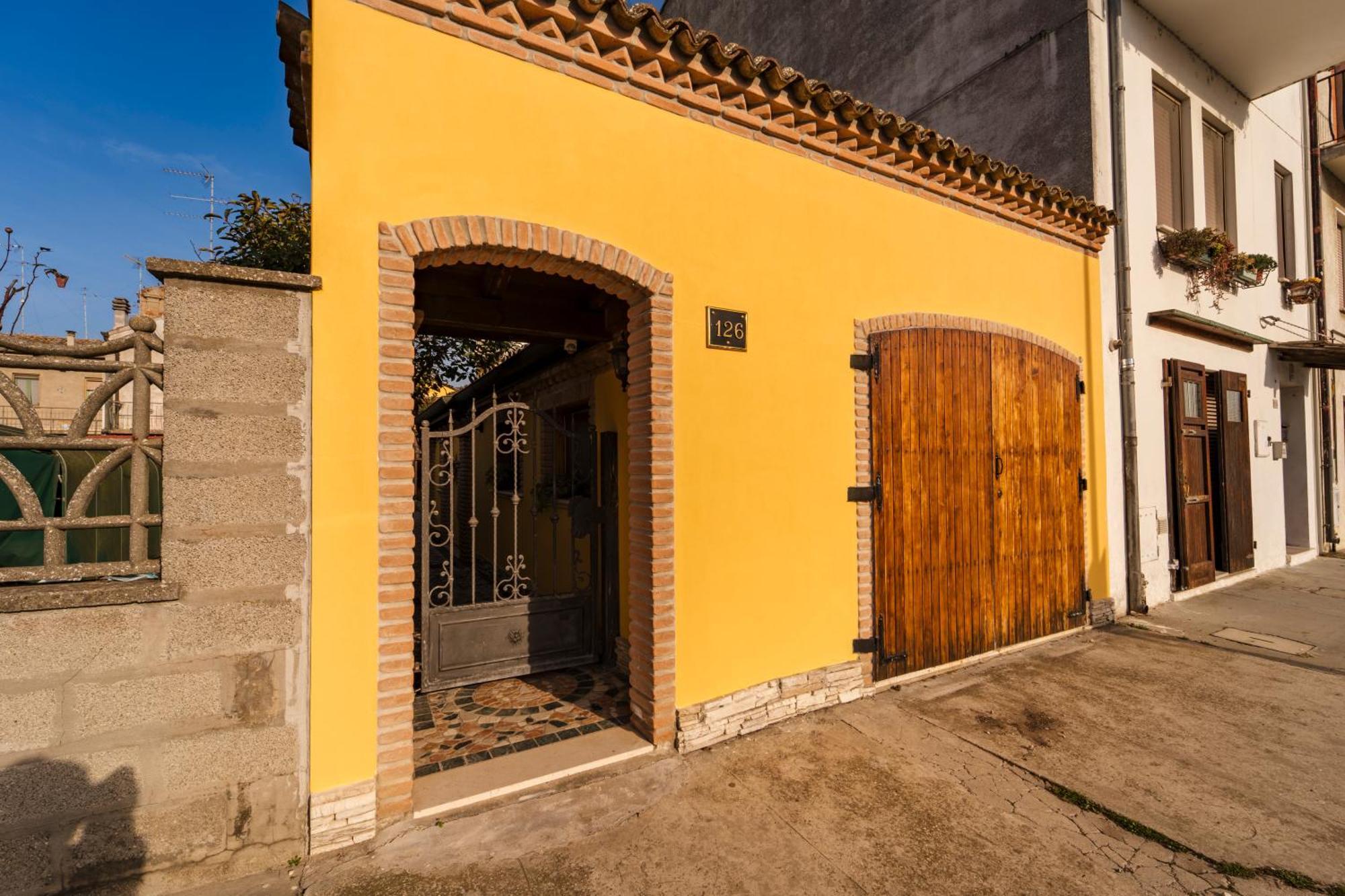 לינה וארוחת בוקר קומאקיו La Loggia מראה חיצוני תמונה